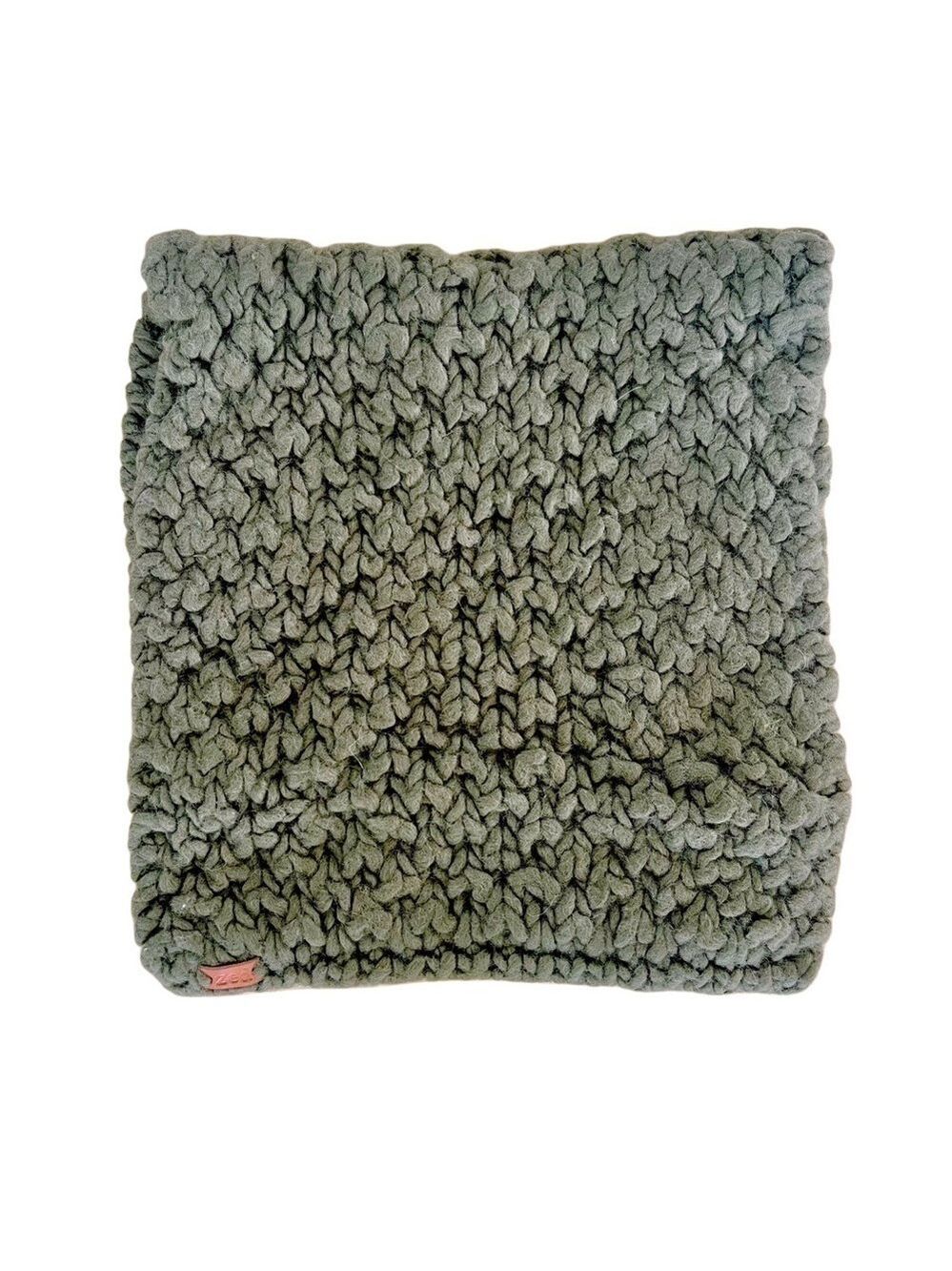 ZED Handmade Wool Olive Green Infinity Scarf
